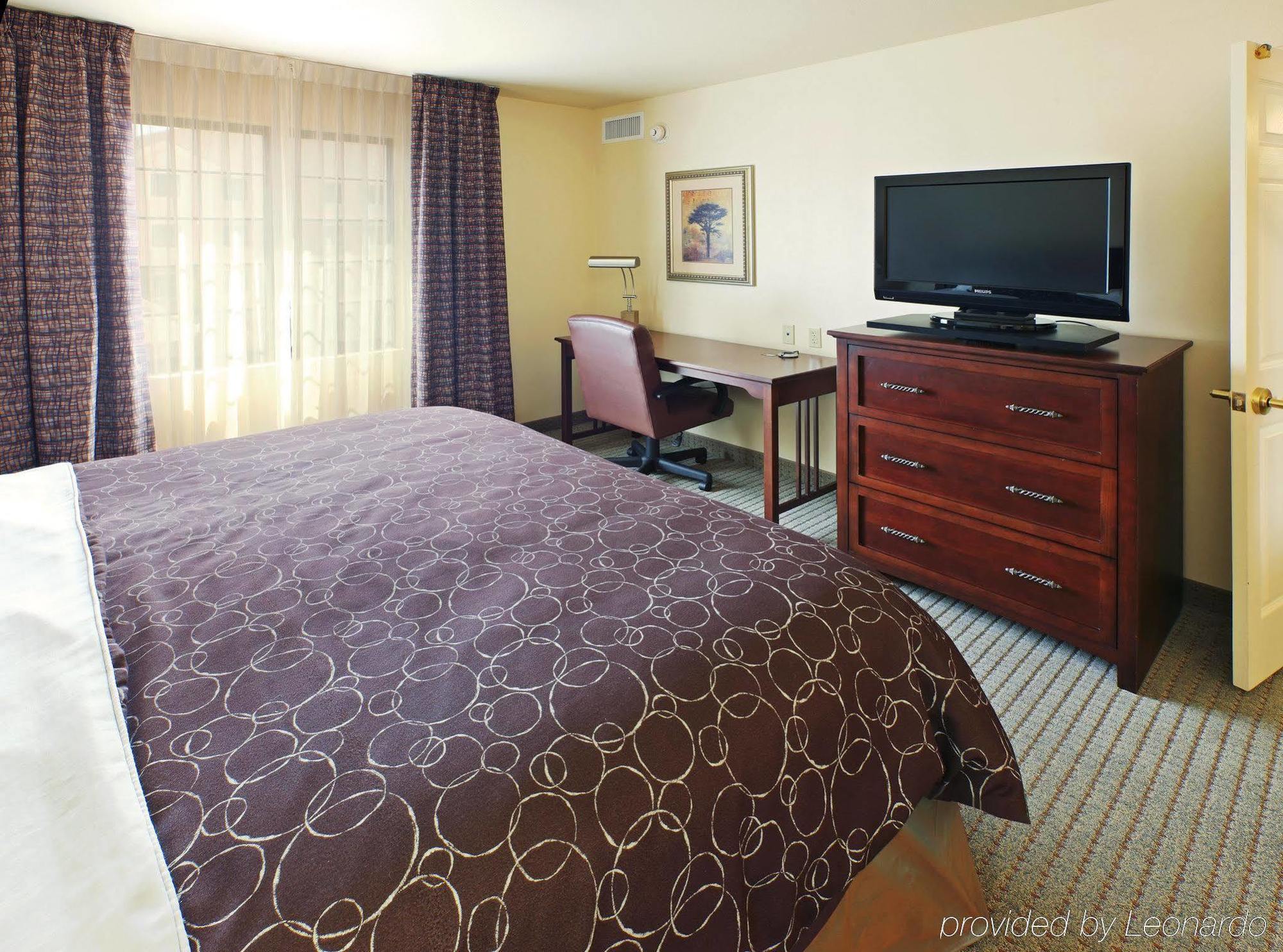 Staybridge Suites Fayetteville, An Ihg Hotel Room photo